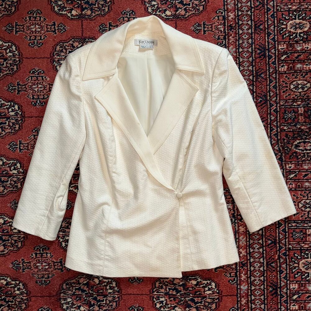 Kay Unger 8 Winter Holiday White Semi-Formal Wrap Front Side Button Blazer